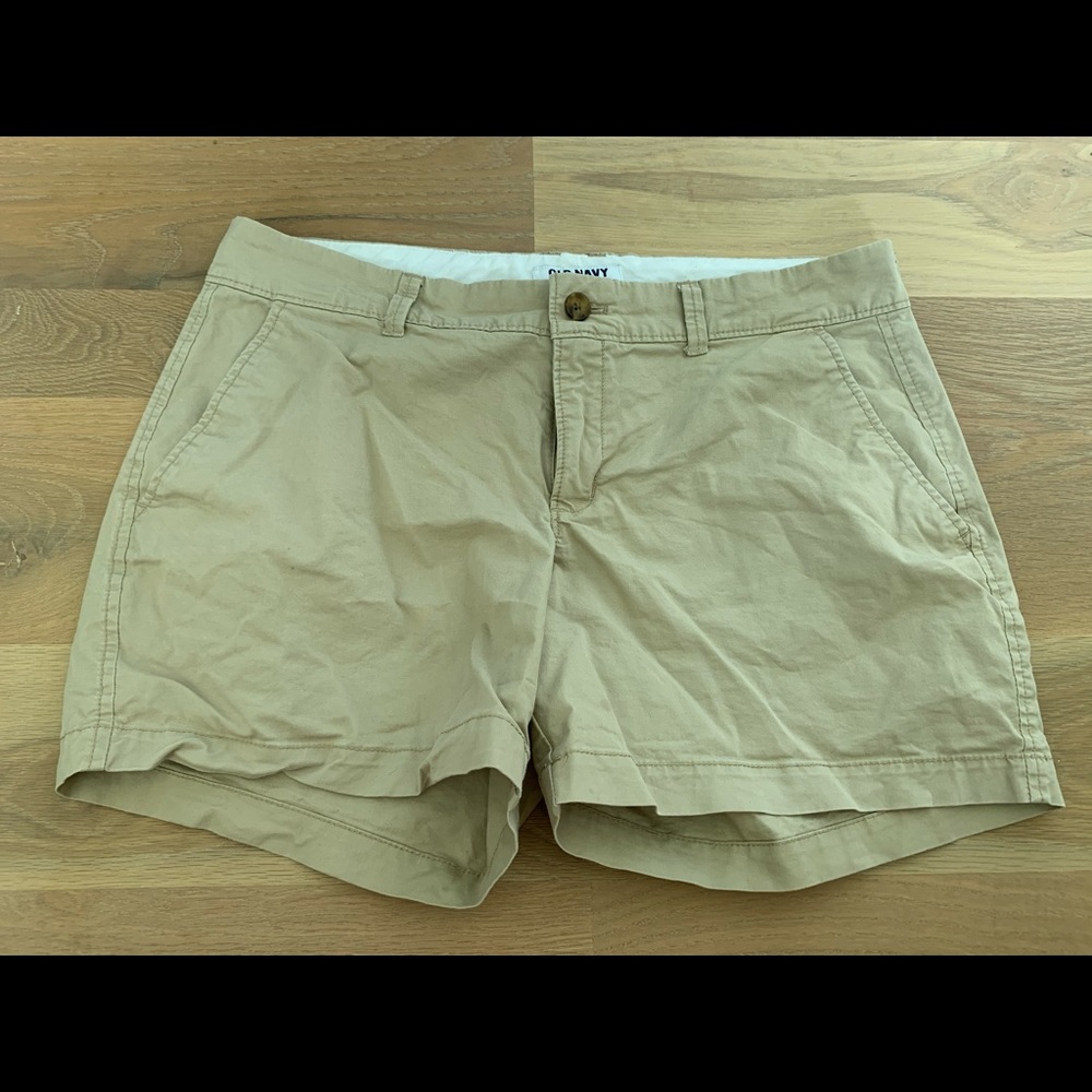 Old Navy brown khaki short. Size 10.